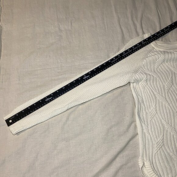 Sonoma Goods For Life Cableknit Sweater Womens L Cream Curved Hem Side Slits EUC - Picture 9 of 9